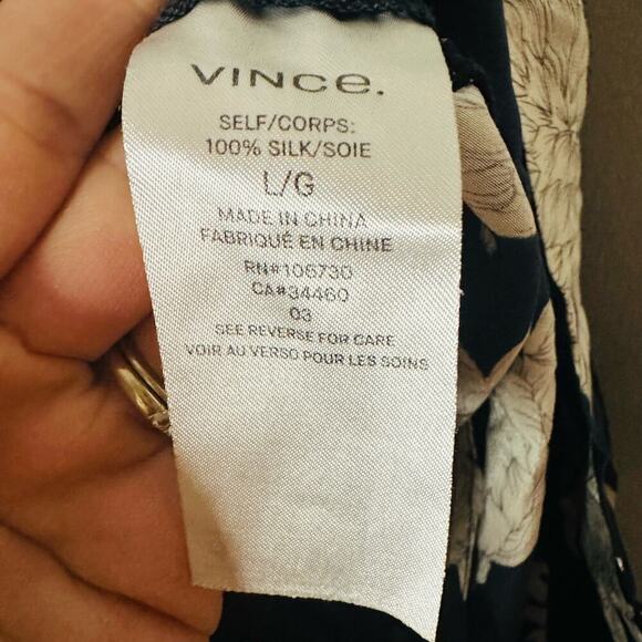 VINCE Chrysanthemum Black & White Print Floral 100% Silk Jumpsuit Size Large - Picture 12 of 12